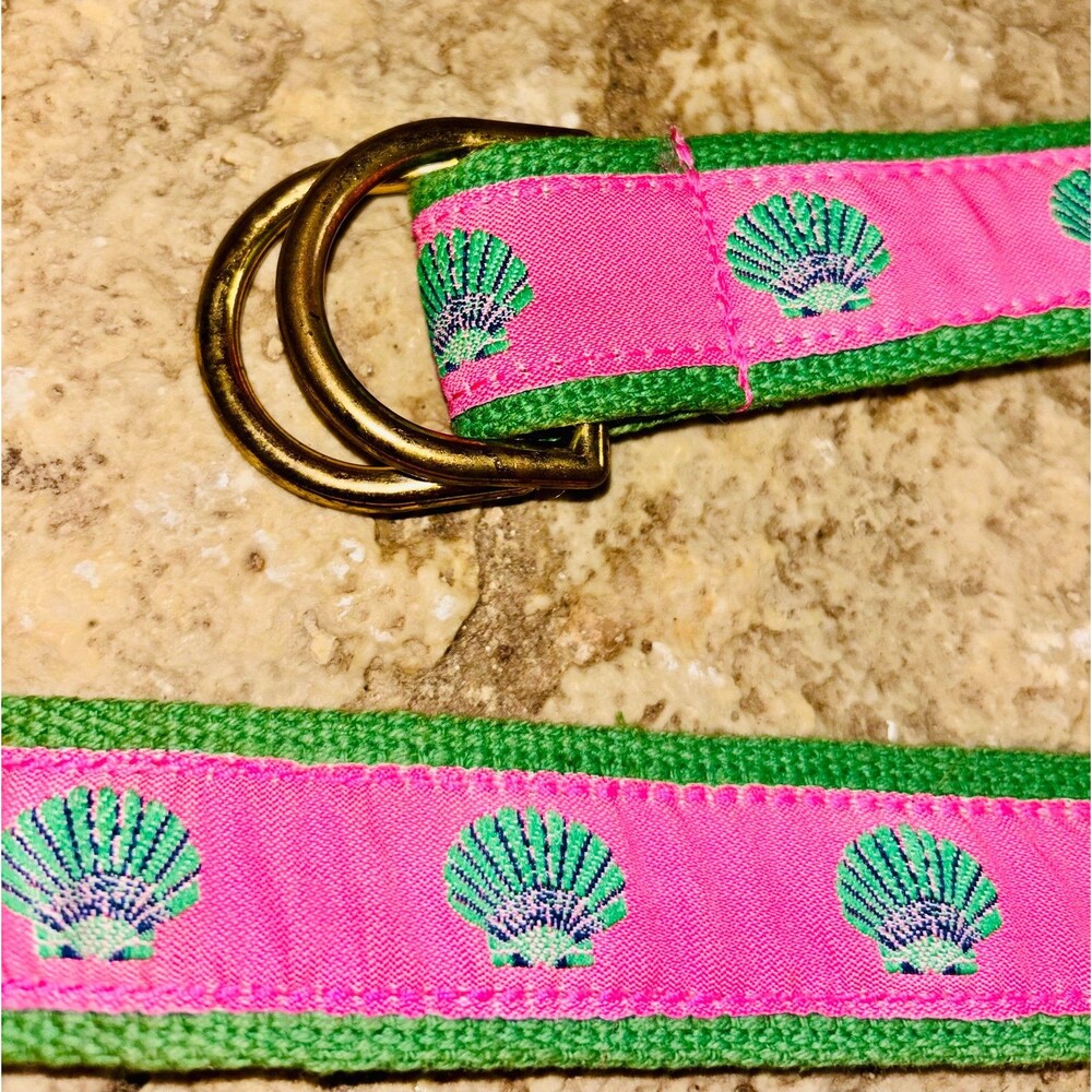 DOUGPaquette Pink Green Preppy Seashell Beltz D-Ring Closure Medium